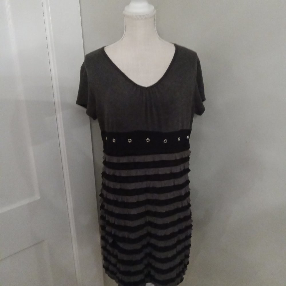 JANERIC PARTY DRESS SIZE M